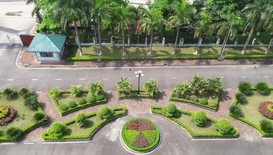 Khuôn viên cây xanh nội bộ