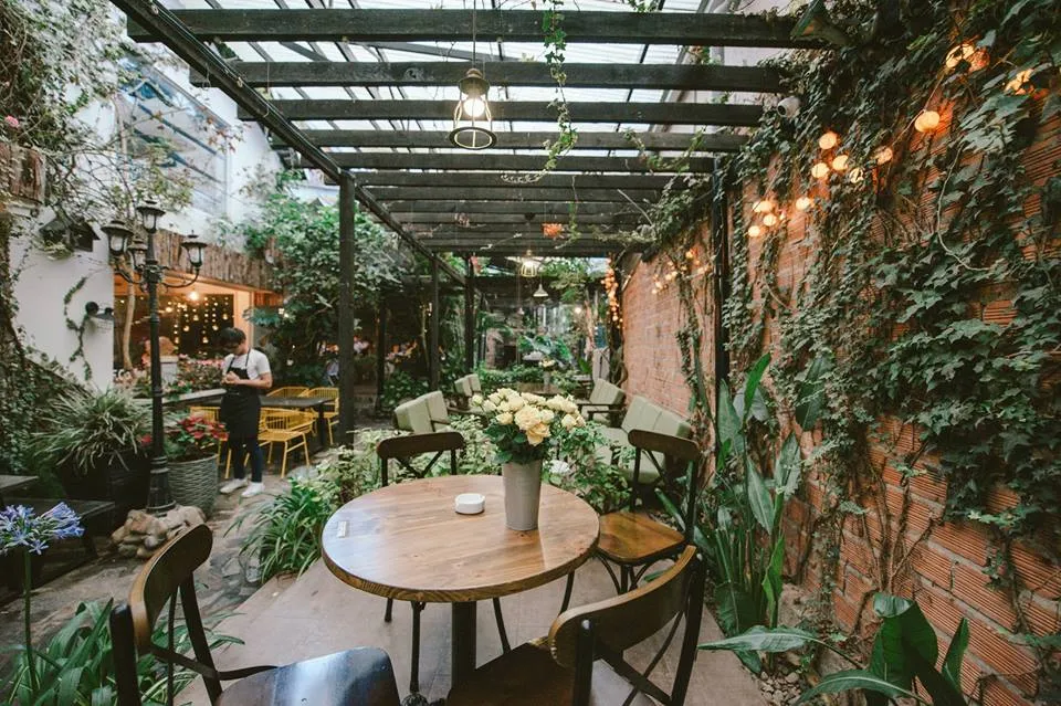 quan-cafe-phong-cach-tripical