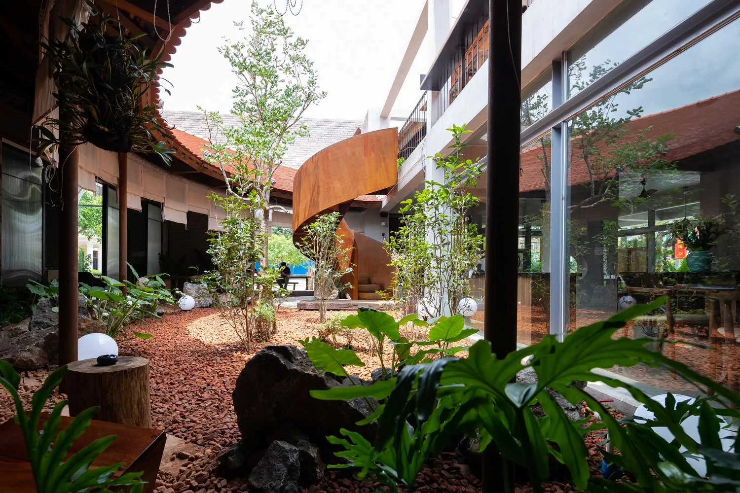 bao-duong-san-vuon-quan-cafe